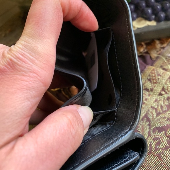 Authentic Kate spade trifold small snap wallet /coin - Picture 8 of 10